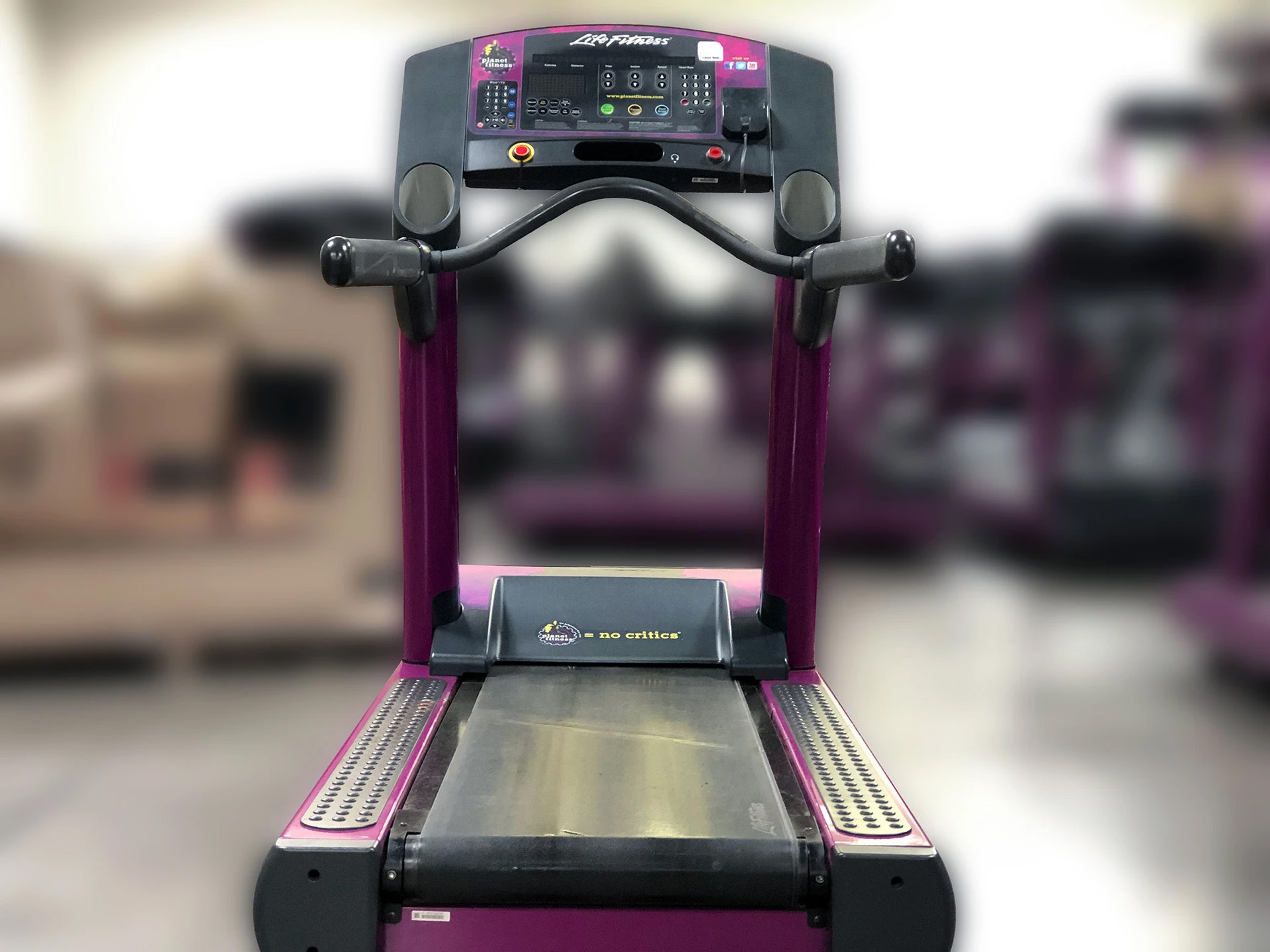 used-life-fitness-clst-integrity-series-treadmill